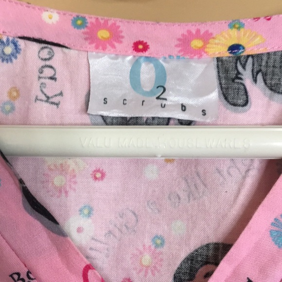 Scrub Top with Breast Ribbon - Picture 3 of 3